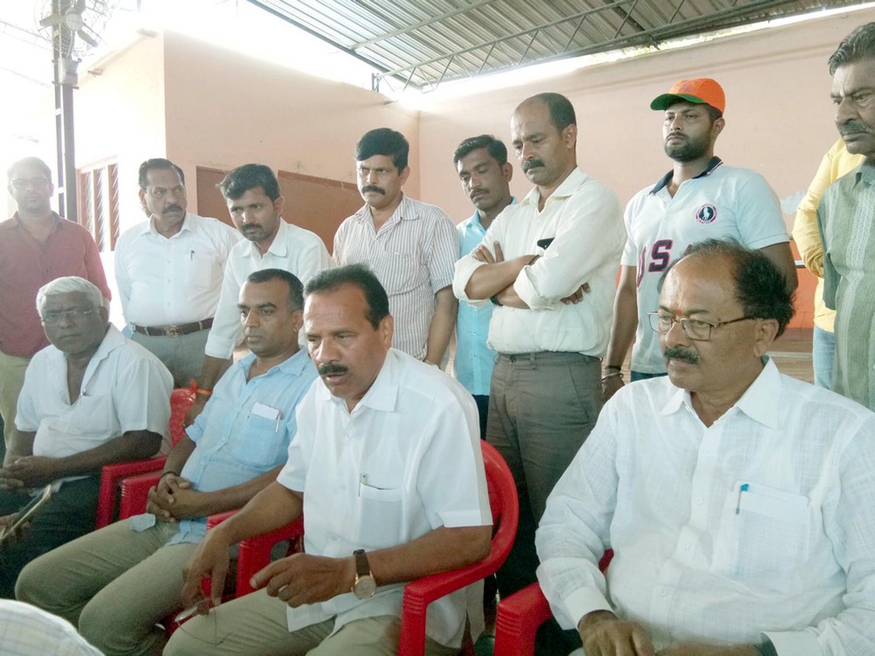 ರಾಜಕೀಯ ನಾಯಕನಿಗೆ ಇರಬೇಕಾದ ಅರ್ಹತೆ ರಾಹುಲ್‍ ಗಾಂಧಿಗಿಲ್ಲ: ಡಿ.ವಿ.ಸದಾನಂದಗೌಡ